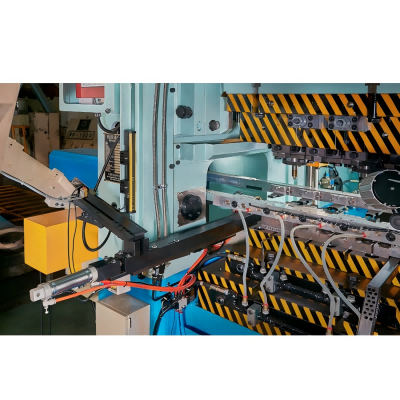 Three-dimensional transfer machine